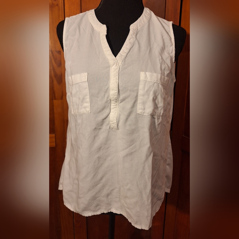 🐝FADED GLORY women's sleevless top with 2 pockets. Size L (12/14)